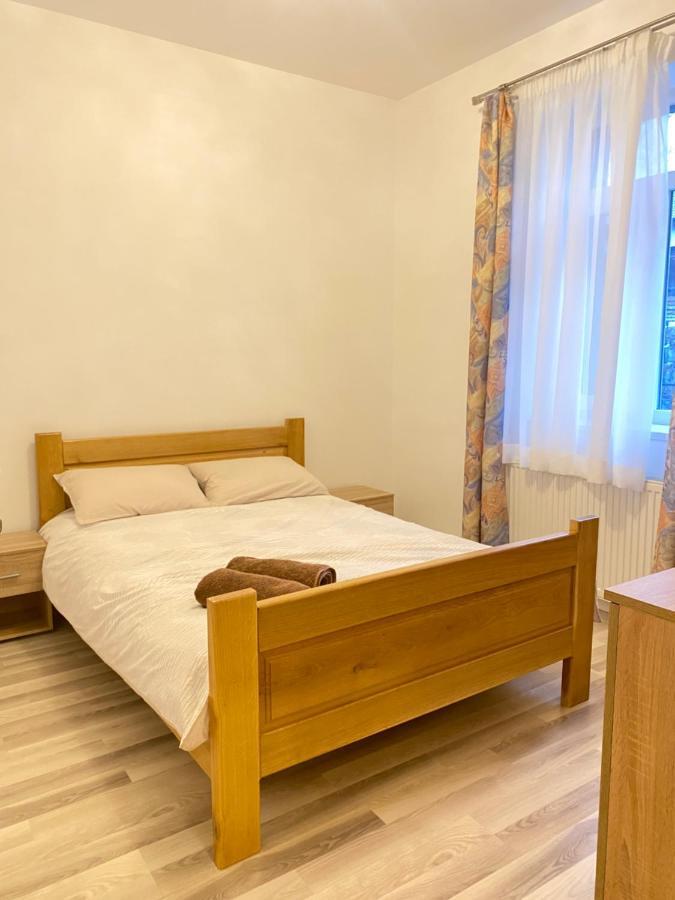 Central House Oradea Luaran gambar